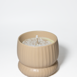 Cashmere & Linen 10 oz scented candle