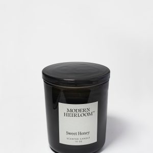 Sweet Honey 10 oz scented candle